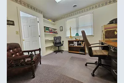 1637 N Main Street Ext, Center Township, PA 16001 - Photo 9