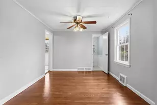 2012 Pleasant St, Bethel Park, PA 15102 - Photo 9