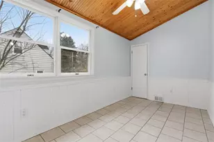 2012 Pleasant St, Bethel Park, PA 15102 - Photo 13