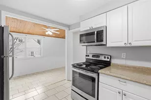 2012 Pleasant St, Bethel Park, PA 15102 - Photo 11