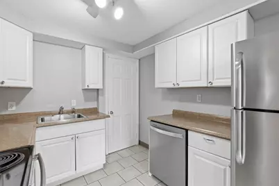 2012 Pleasant St, Bethel Park, PA 15102 - Photo 9