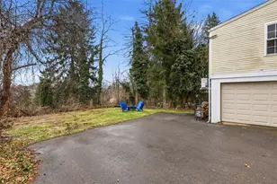 2012 Pleasant St, Bethel Park, PA 15102 - Photo 29
