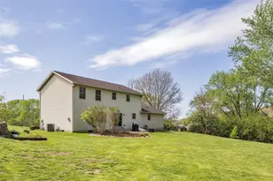 9227 Marshall Rd, Cranberry Township, PA 16066 - Photo 5