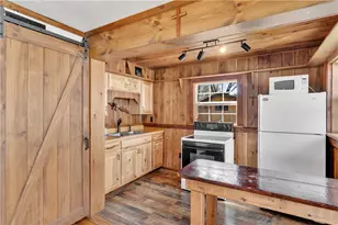 221 E Metzger Ave, Twp of But SE, PA 16001 - Photo 9