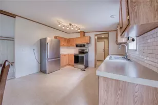 200 Cottage Ln, Forward Township, PA 16033 - Photo 5