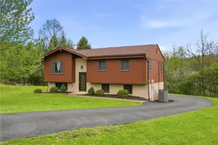 4972 Field Acres Dr, Hampton, PA 15044 - Photo 3