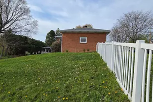512 Ridgeway Ave, Grove City Boro, PA 16127 - Photo 3