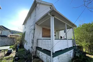 1222 3rd Ave, Beaver Falls, PA 15010 - Photo 3