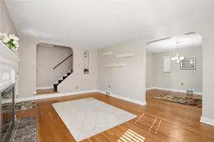 1816 Vollmer Dr, Pittsburgh, PA 15116 - Photo 7