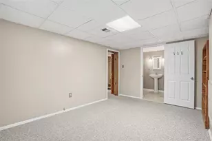 1816 Vollmer Dr, Pittsburgh, PA 15116 - Photo 31
