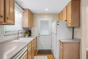 1816 Vollmer Dr, Pittsburgh, PA 15116 - Photo 13