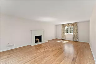 8290 Bramble Ln, Pittsburgh, PA 15237 - Photo 5