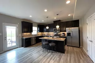 4054 Overview Dr, Cecil, PA 15317 - Photo 5