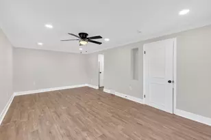 1051 Forest Ave, Ross Twp, PA 15202 - Photo 17