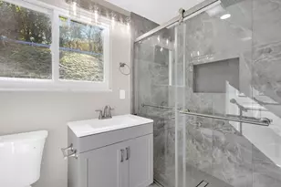 1051 Forest Ave, Ross Twp, PA 15202 - Photo 25