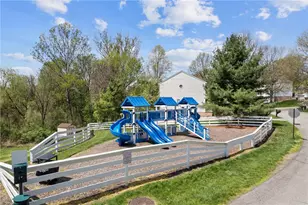 1014 Lexington Dr, Aliquippa, PA 15001 - Photo 23