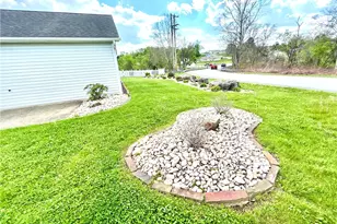 201 Wimbledon Dr, Mount Pleasant Township, PA 15666 - Photo 7