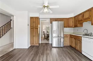 670 Woodcrest Dr, Robinson Twp, PA 15205 - Photo 17