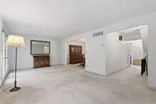 670 Woodcrest Dr, Robinson Twp, PA 15205 - Photo 11