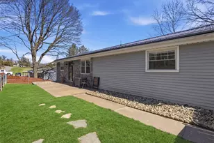 181 Foxwood Rd, Moon/Crescent Twp, PA 15108 - Photo 35