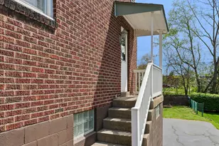 12 Kingsland Dr, Pittsburgh, PA 15202 - Photo 5