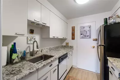 4625 5th Ave #711, Pittsburgh, PA 15213 - Photo 17