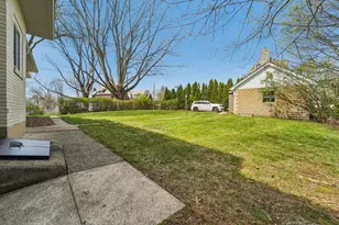 220 Newburn Dr, Pittsburgh, PA 15216 - Photo 29