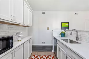 707 Bellefonte St, Pittsburgh, PA 15232 - Photo 13