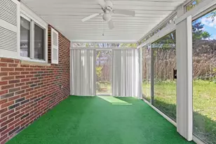 233 Laurie Dr, Pittsburgh, PA 15235 - Photo 13
