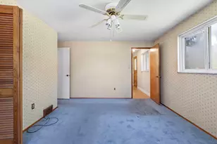 233 Laurie Dr, Pittsburgh, PA 15235 - Photo 15