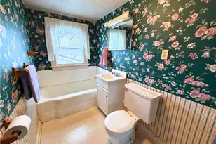 310 Oakland Ave, Grove City Boro, PA 16127 - Photo 17