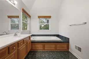 2436 Wedgewood Dr, Pittsburgh, PA 15090 - Photo 31