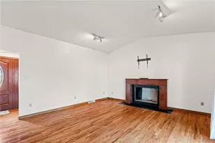 213 Pine St, Zelienople, PA 16063 - Photo 9