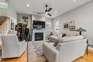 1310 Fairstead Ln, Pittsburgh, PA 15217 - Photo 5