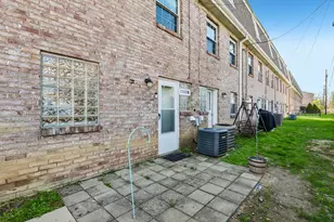 239 Whitestown Village, Twp of But NW, PA 16001 - Photo 35