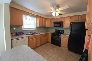 103 Castle Dr, West Mifflin, PA 15122 - Photo 3