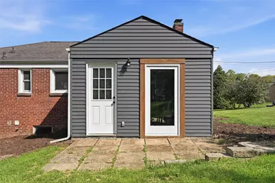 37 Pontiac Rd, Bethel Park, PA 15241 - Photo 27
