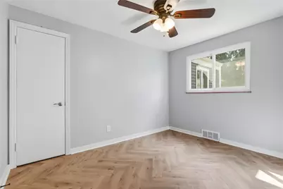 37 Pontiac Rd, Bethel Park, PA 15241 - Photo 17
