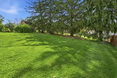 37 Pontiac Rd, Bethel Park, PA 15241 - Photo 29