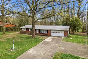 3 Eastwood Dr, Hempfield Township, PA 16125 - Photo 3