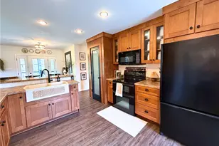 190 Pew Rd, Findley Township, PA 16137 - Photo 17