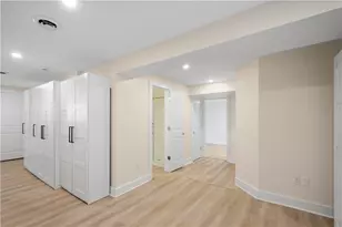 204 Buckels Ave, Houston, PA 15342 - Photo 25