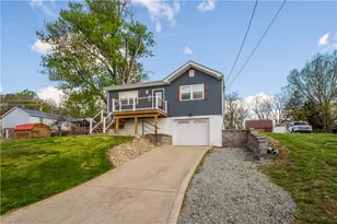 204 Buckels Ave, Houston, PA 15342 - Photo 3
