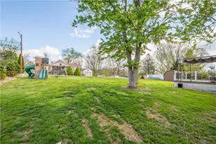 204 Buckels Ave, Houston, PA 15342 - Photo 31