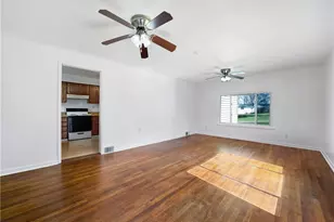2530 W Hardies Rd, Hampton, PA 15044 - Photo 3