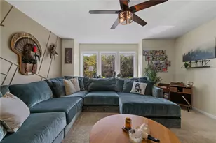 372 Cherokee Dr, Chippewa Township, PA 15010 - Photo 5