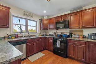 372 Cherokee Dr, Chippewa Township, PA 15010 - Photo 13