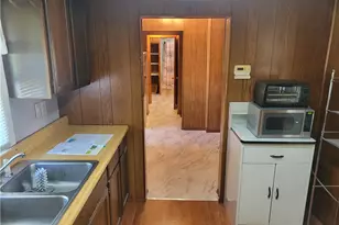 2000 Mercer Ave, Hermitage, PA 16148 - Photo 7