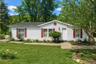 34 1st St, Ellwood City, PA 16117 - Photo 1