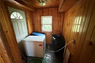 1015 Washington St, Farrell, PA 16121 - Photo 13